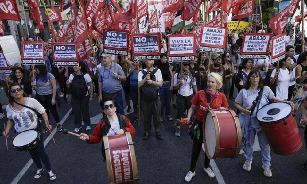 Απίστευτο: Οι διαδηλωτές θα πληρώσουν τα έξοδα της κινητοποίησης της αστυνομίας στην Αργεντινή!